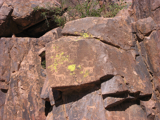 Rock art on Hieroglyphic Trail in Arizona 