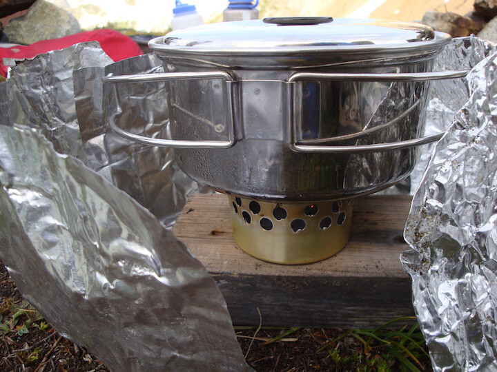 Super Cat alcohol stove with aluminium windscreen