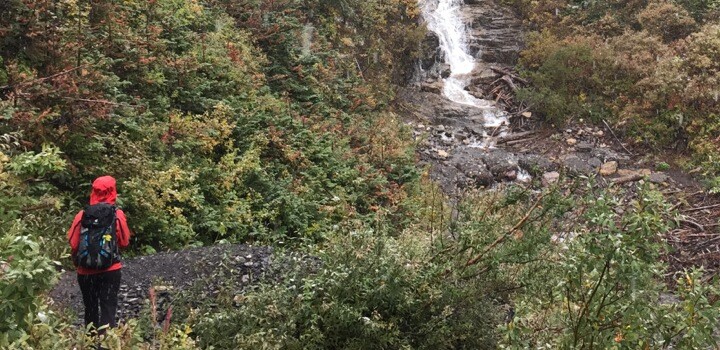 How to Dress for a Fall Hike