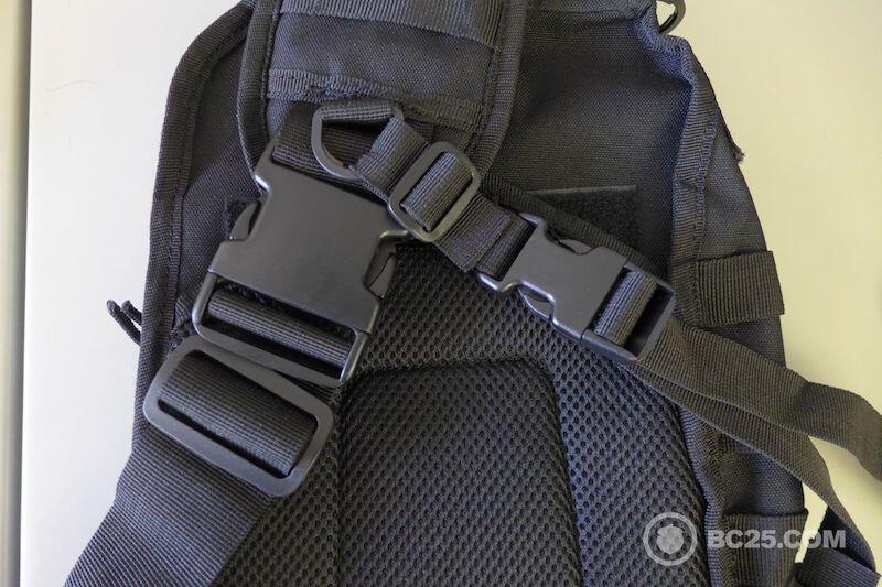 Shoulder strap detail showing the chest stabilizer strap and D rings.