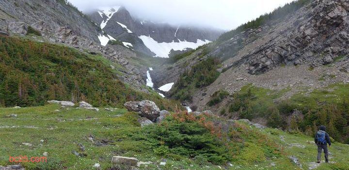 Gear Guide: 3 Spring Outdoor Gear Essentials